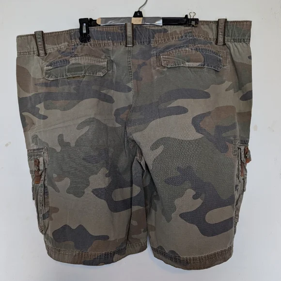 RedHead Camo Shorts - Picture 2 of 4